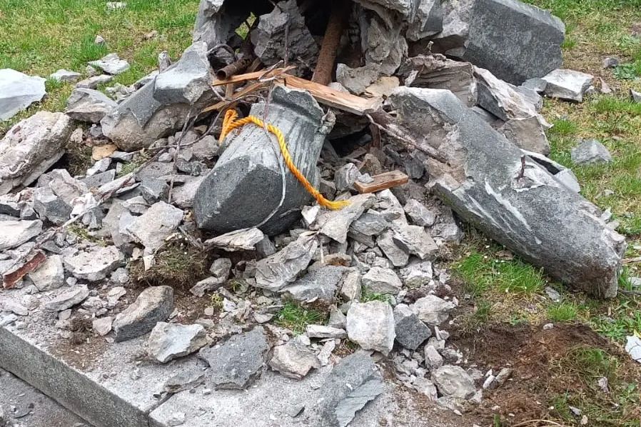 Obnovte zničený památník rudoarmějce v Teplicích, domáhal se muž. U soudů nepochodil 