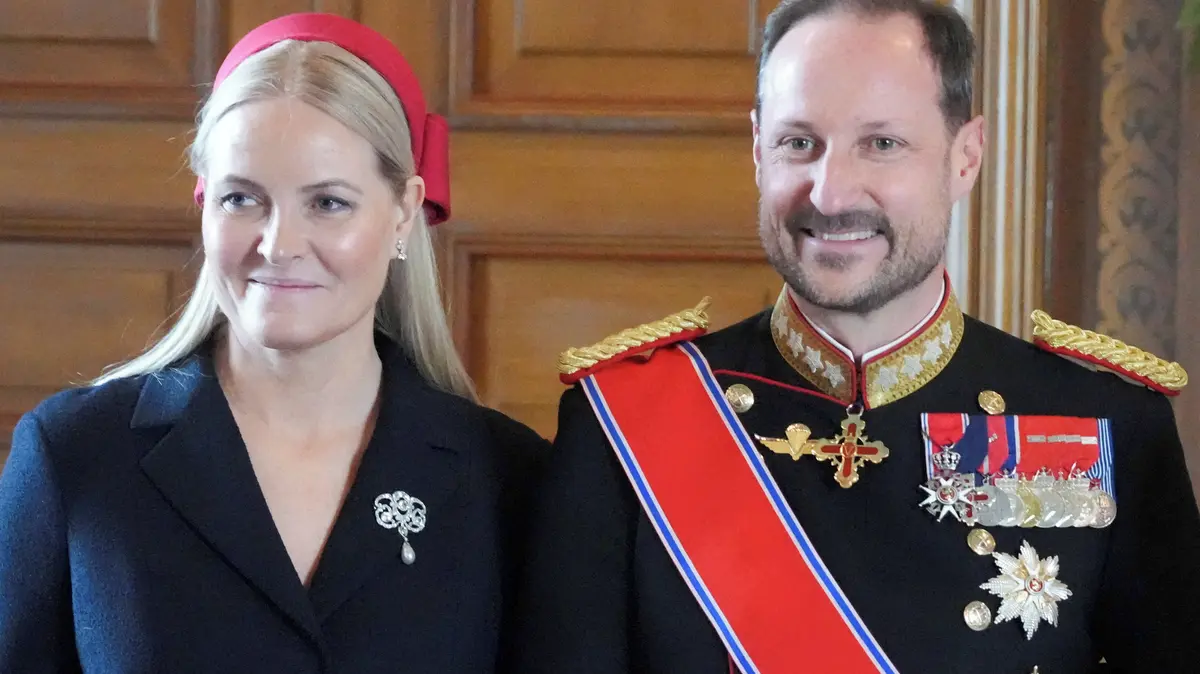 Od divokého mládí až na norský trůn. Mette-Marit se stává novou královnou navzdory skandálům 