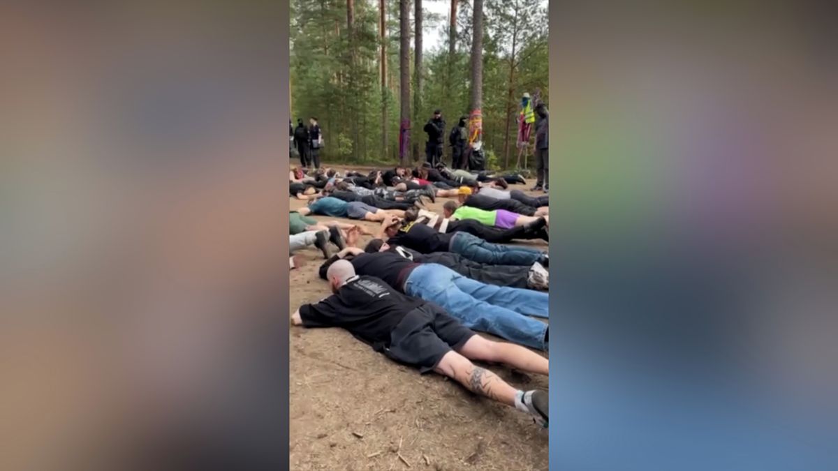 Podporovali Ukrajinu. Ruská policie provedla razii na punkovém festivalu