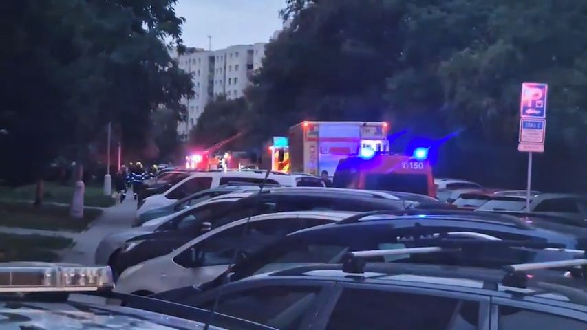 V Brně hořel panelák, desítky lidí musely být evakuovány