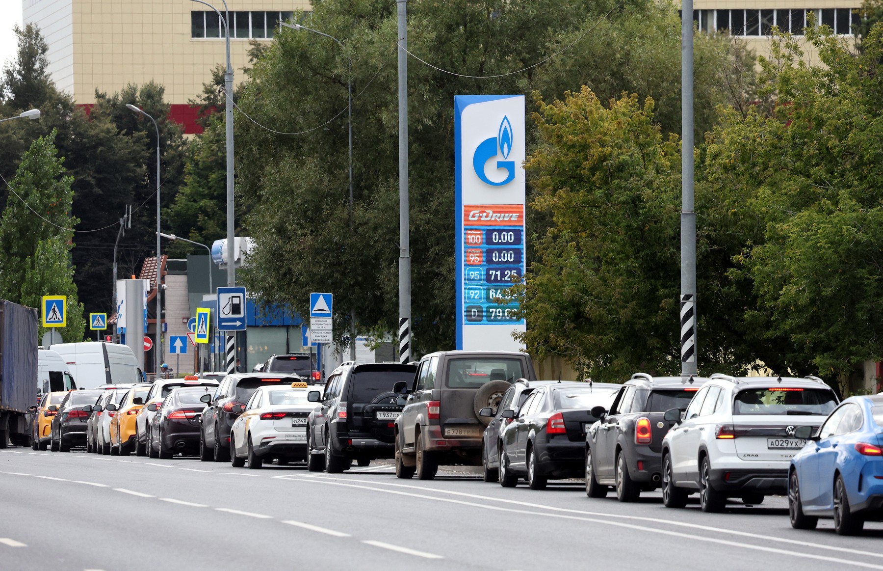Benzín zase není. Rusko čelí další vlně palivové krize