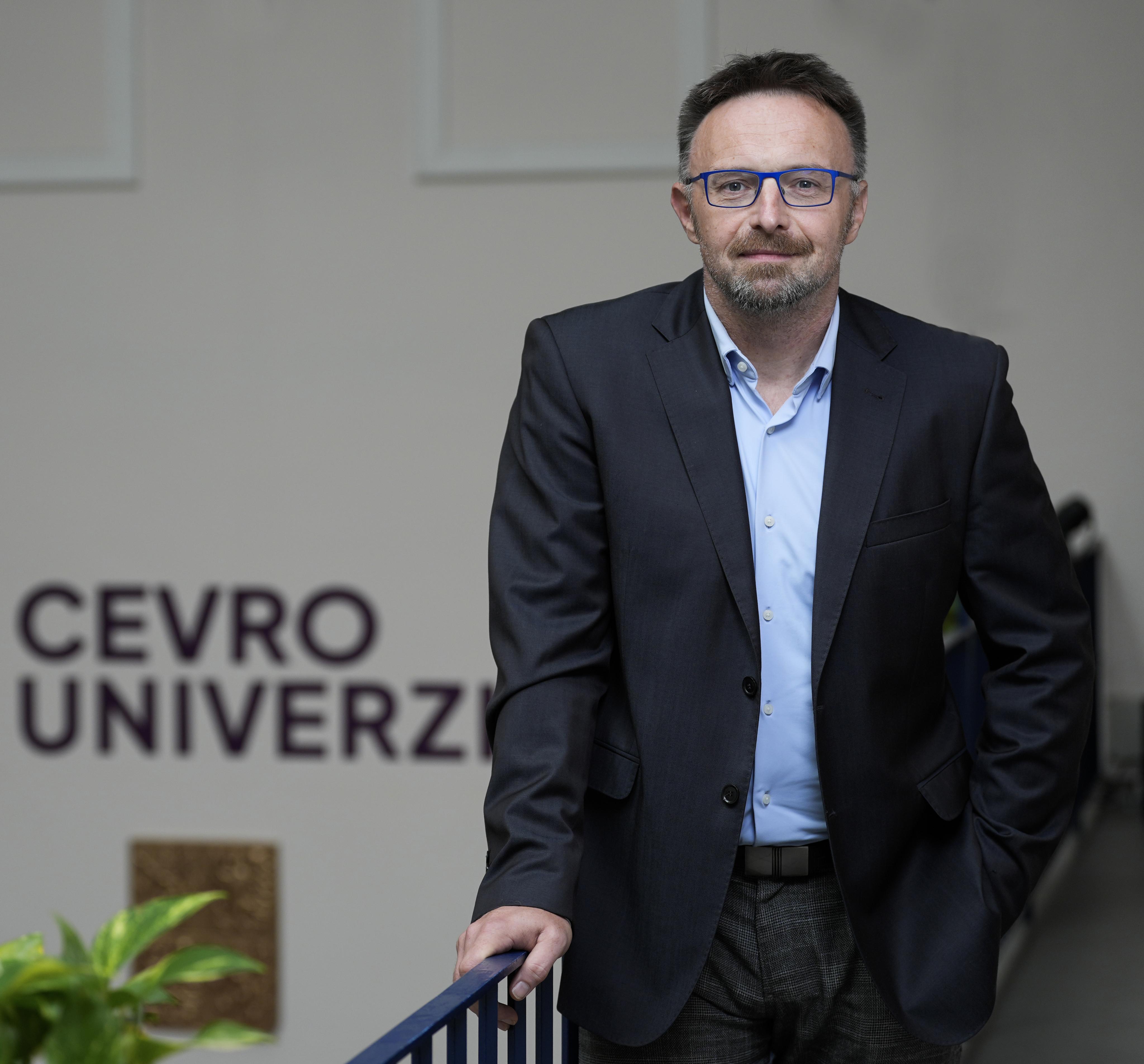 Novela lidem prozradí, zda neberou méně než jejich kolegové. Týkat se to bude i benefitů, říká expert 