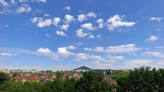 Extrémní vedra v Česku ukončí studená fronta s bouřkami