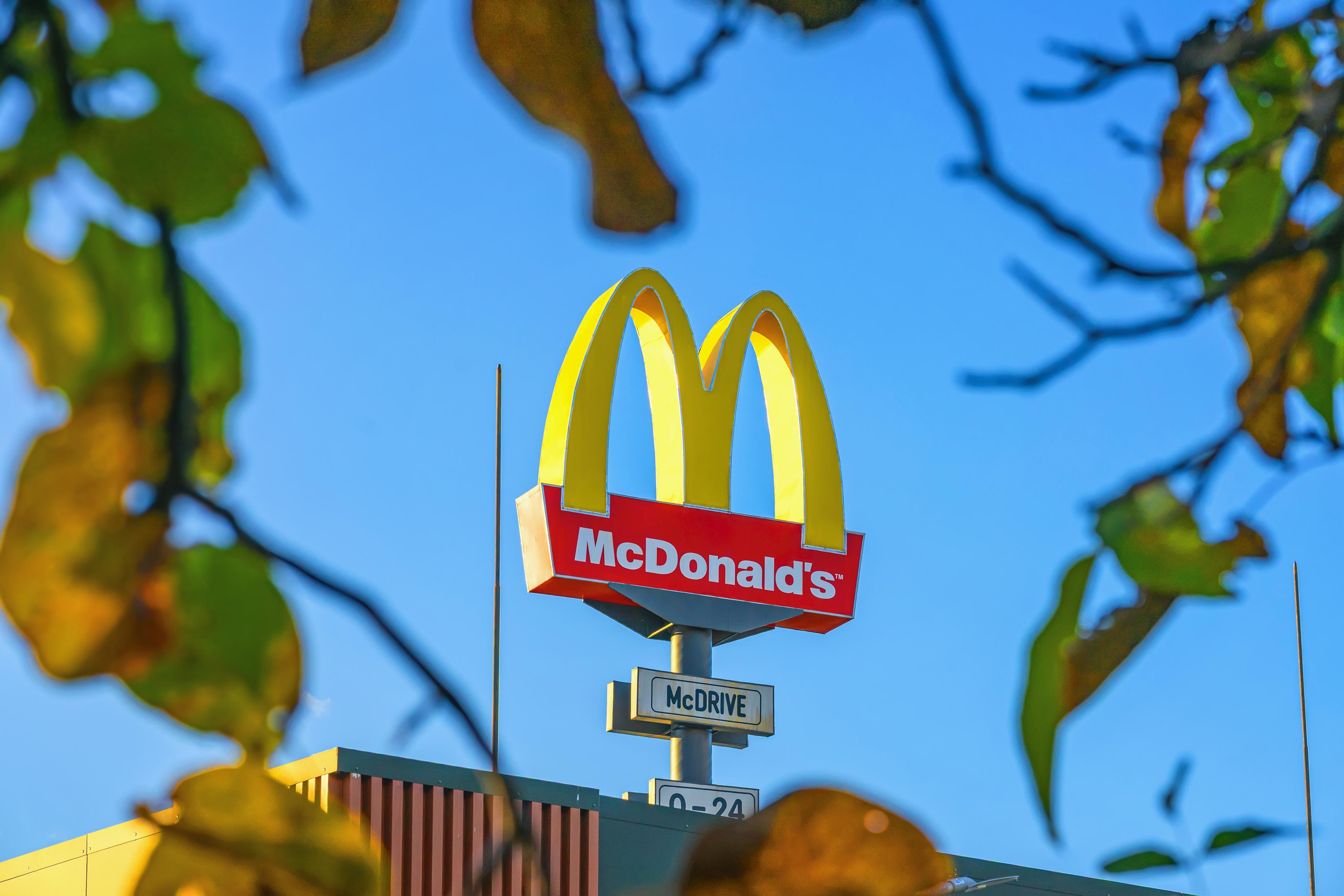 Konec vlády hamburgeru? McDonald's kvůli mladým vsadil na kuře
