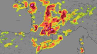 Nejvyšší stupeň varování. Ve Francii a ve Španělsku udeří supercely