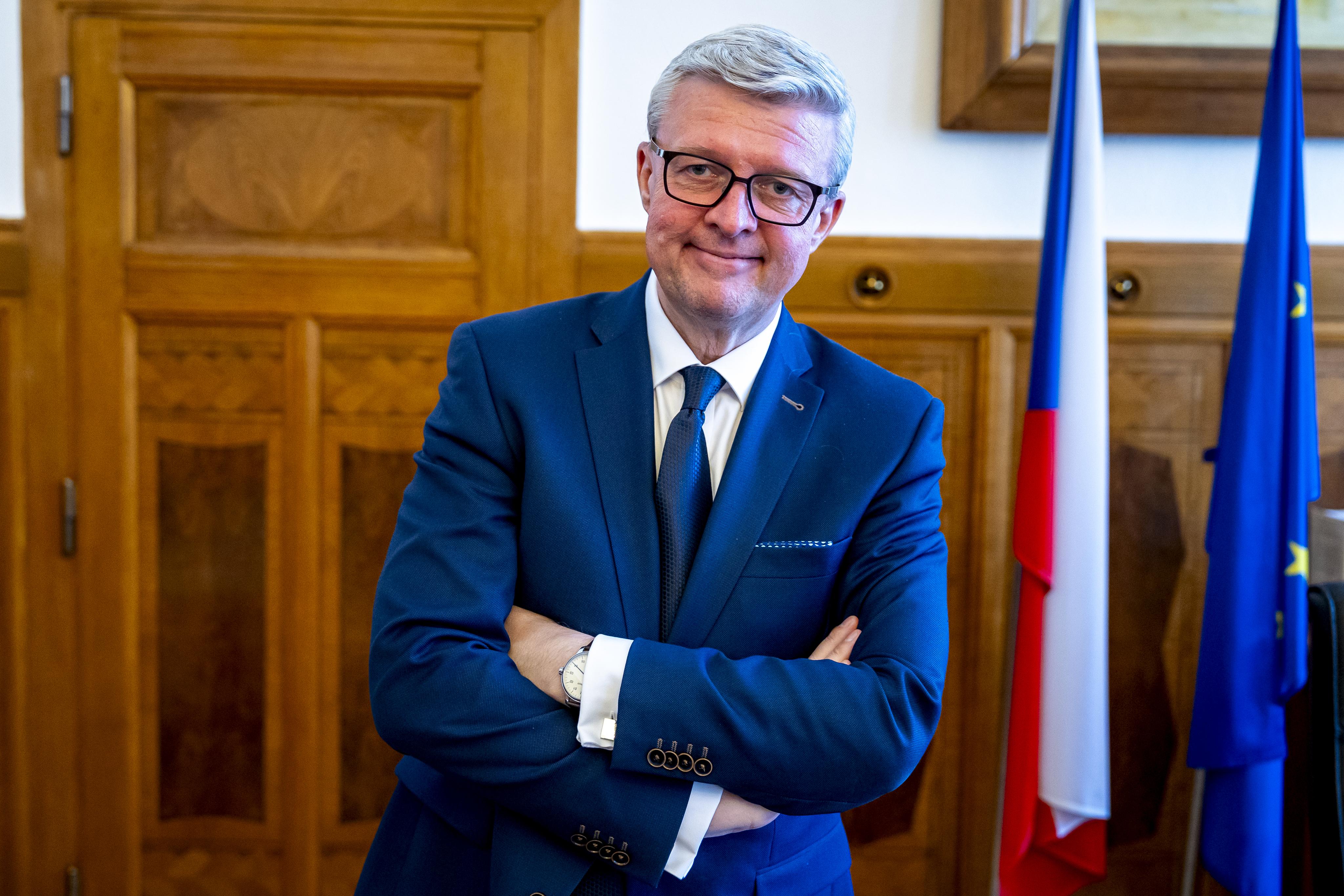 Plynu bude na zimu dost, ale může zdražovat, říká ministr Havlíček