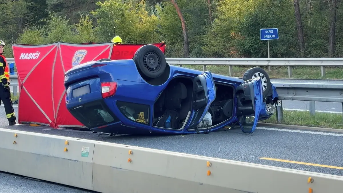 Dálnici D4 ve směru na Prahu uzavřela tragická nehoda