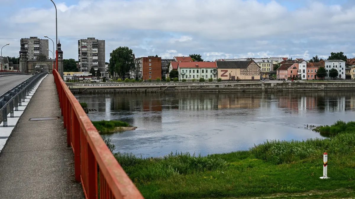 Rus se dostal přes řeku z Kaliningradské oblasti do Litvy. Dali mu suché šaty a vrátili ho zpátky