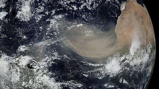 V atmosféře je méně prachu. Mohlo by to přispívat ke globálnímu oteplování