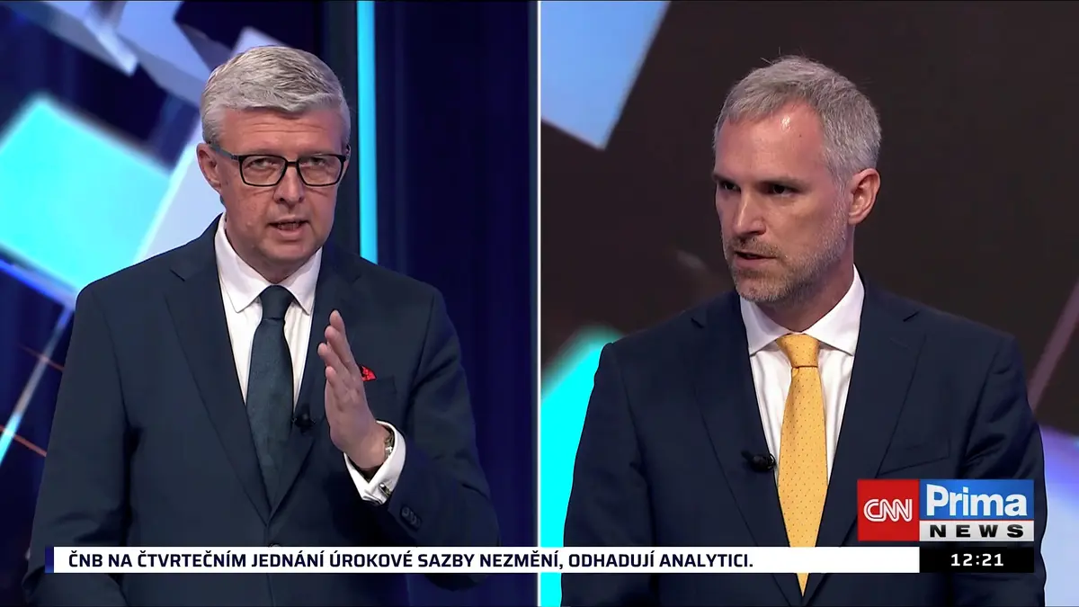 Politici se předvedli ve studiu. Držte hubu, vykřikoval Macinka