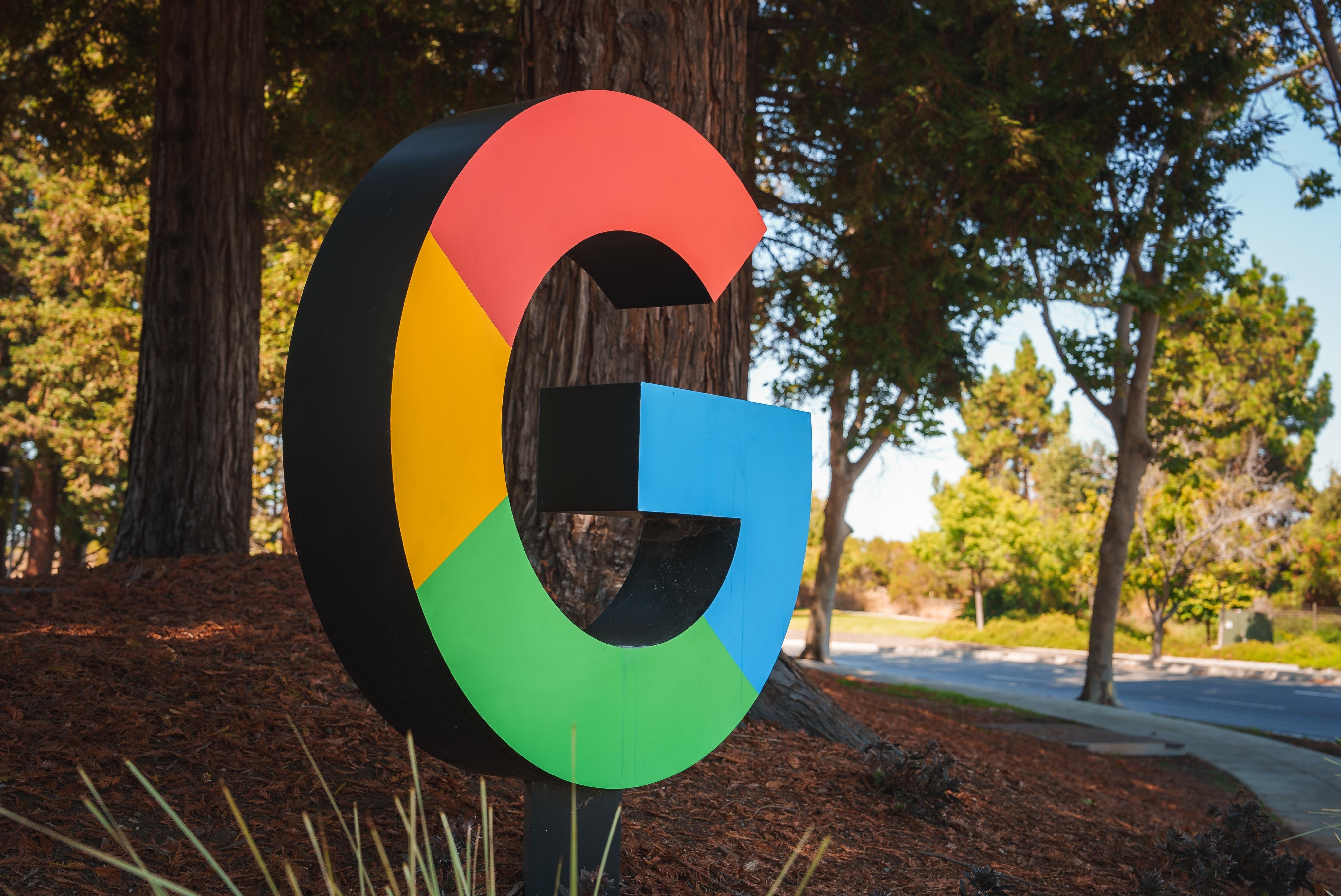 Výsledky Alphabet odhalily rizika spojená s investicemi do AI