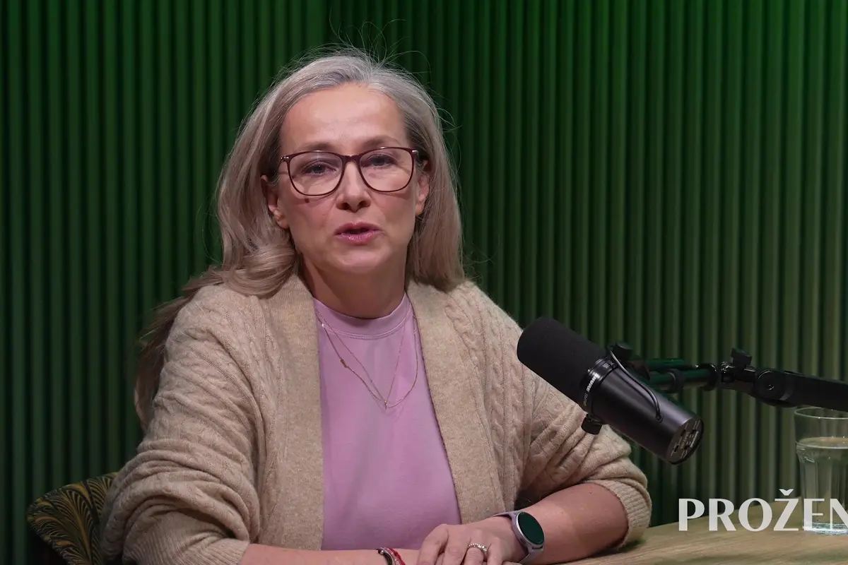 Co si může učitel dovolit? Batoh prohledat nesmí, kyberšikanu řešit může, vysvětluje advokát