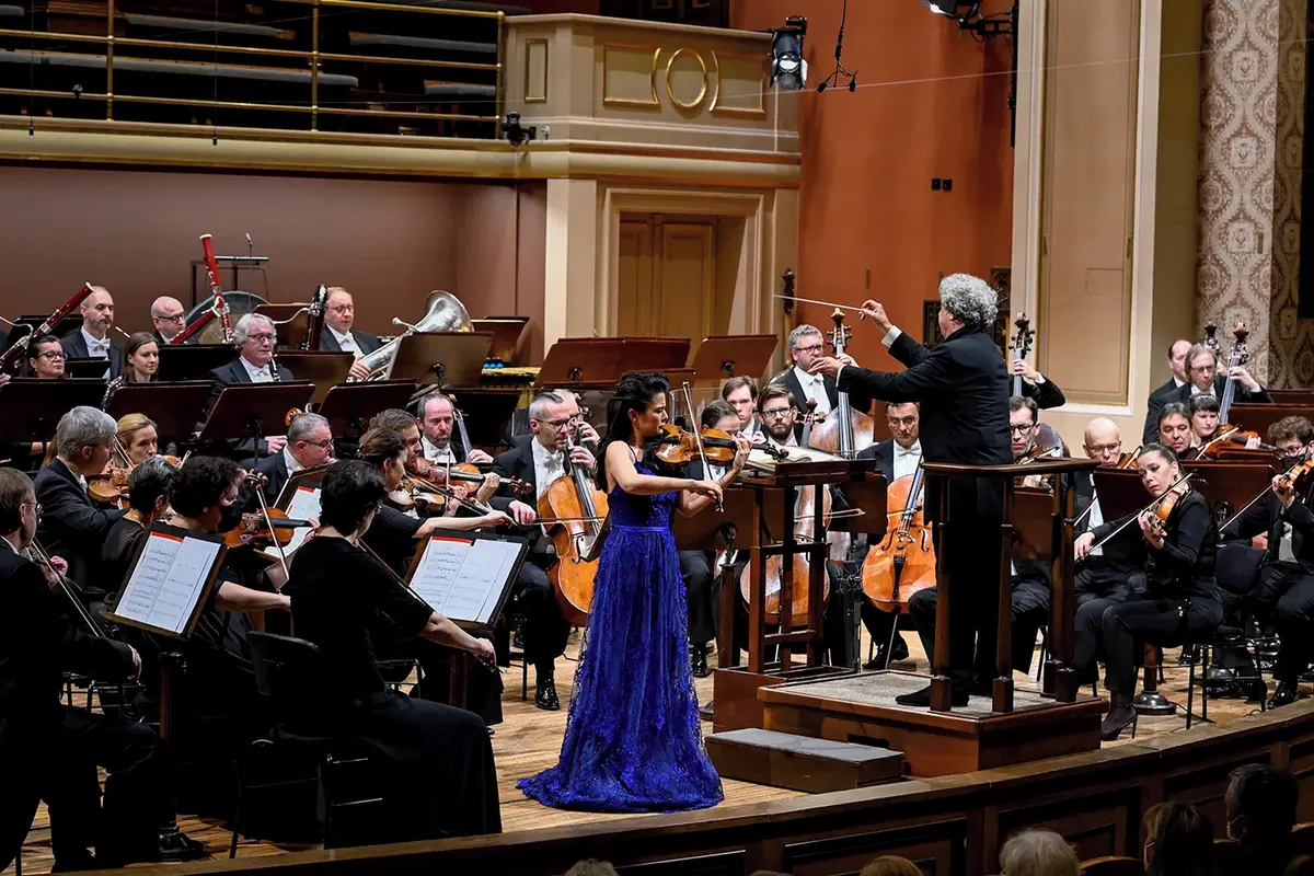 RECENZE: Působivý start České filharmonie