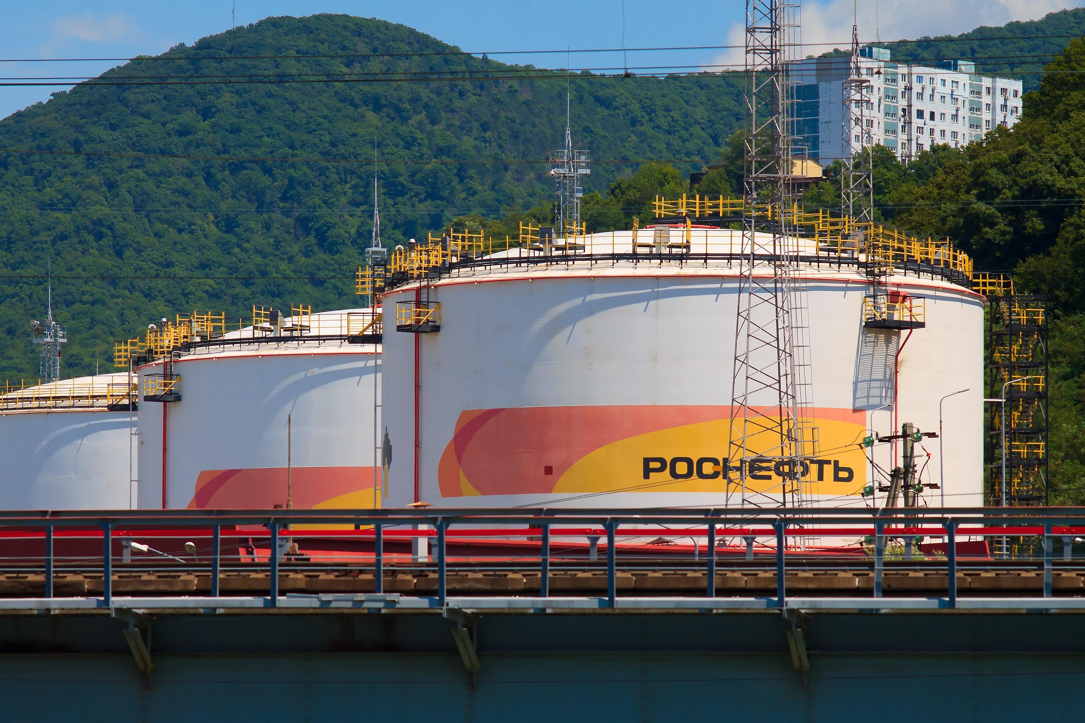 Moskva nabízí Indii neomezené dodávky ropy