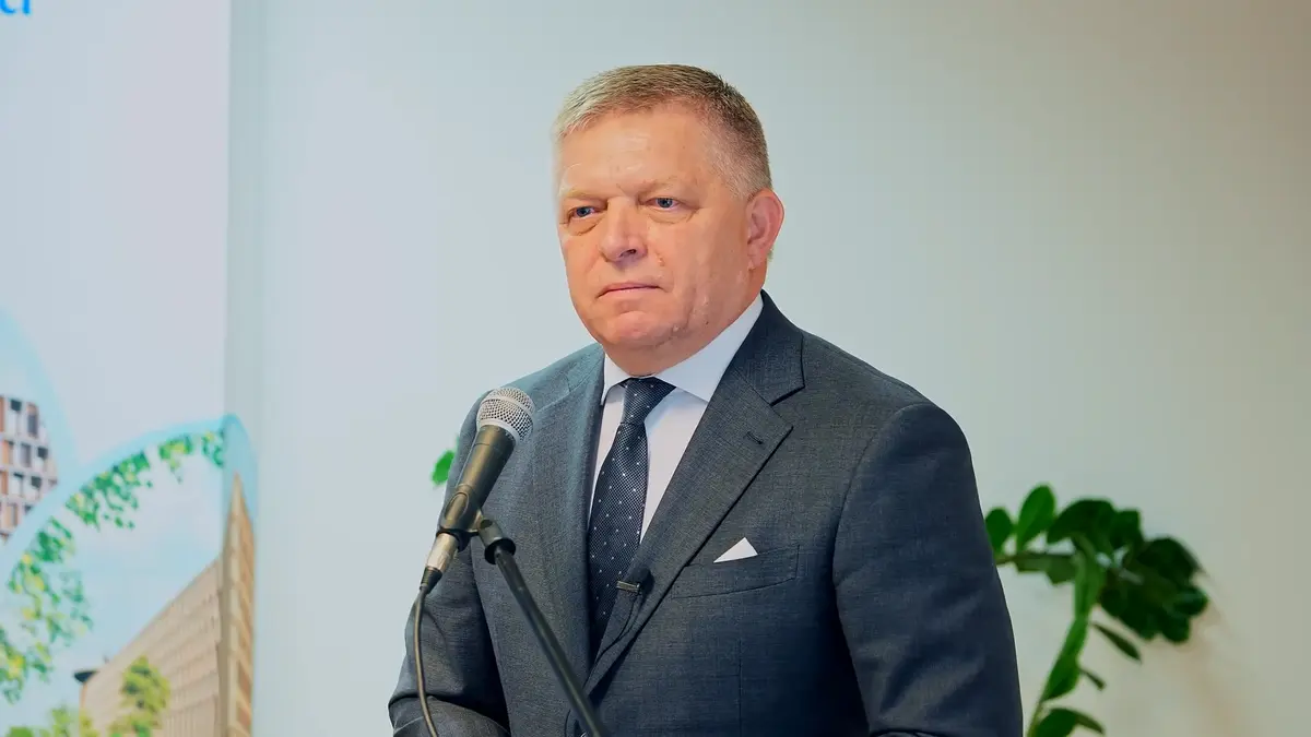 Zbabělec, lhář a zrádce. Fico to schytává od slovenského tisku za zpochybňování závazků v NATO