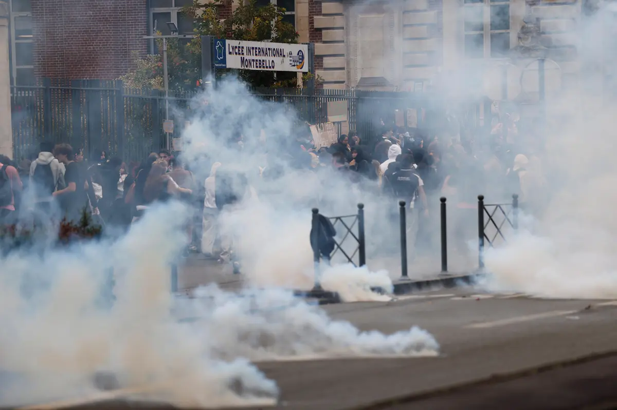 Při studentských protestech ve Francii zadrželi 625 lidí