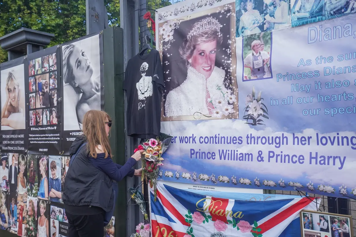 Bratr princezny Diany vydává knihu pamětí. Mají být šokující
