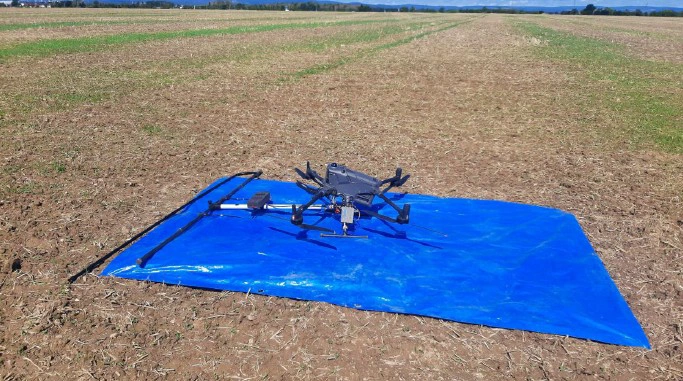 Dron vypustil do vzduchu během leteckého dne. Policistům v Chebu tvrdil, že o zákazu nevěděl