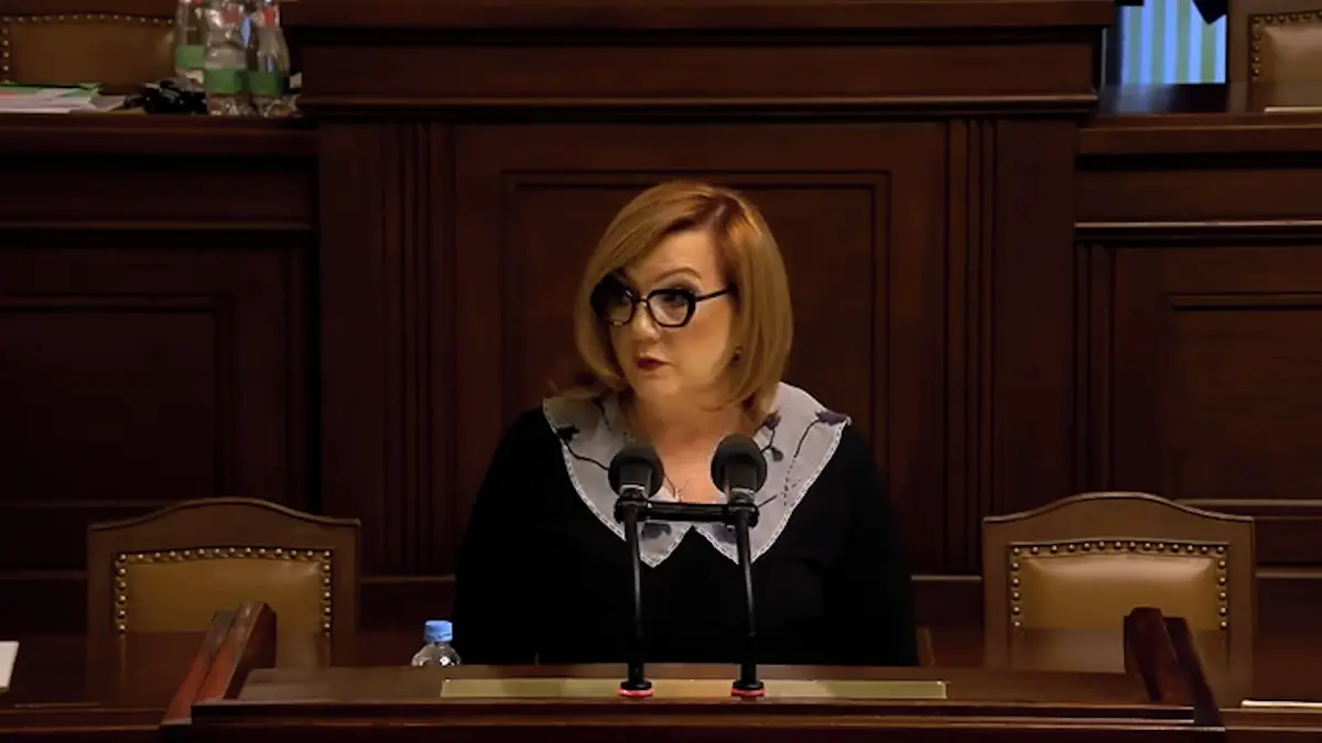 Zde stojím s hlavou vztyčenou, bránila rozpočet Schillerová. Miladu Horákovou prý necitovala