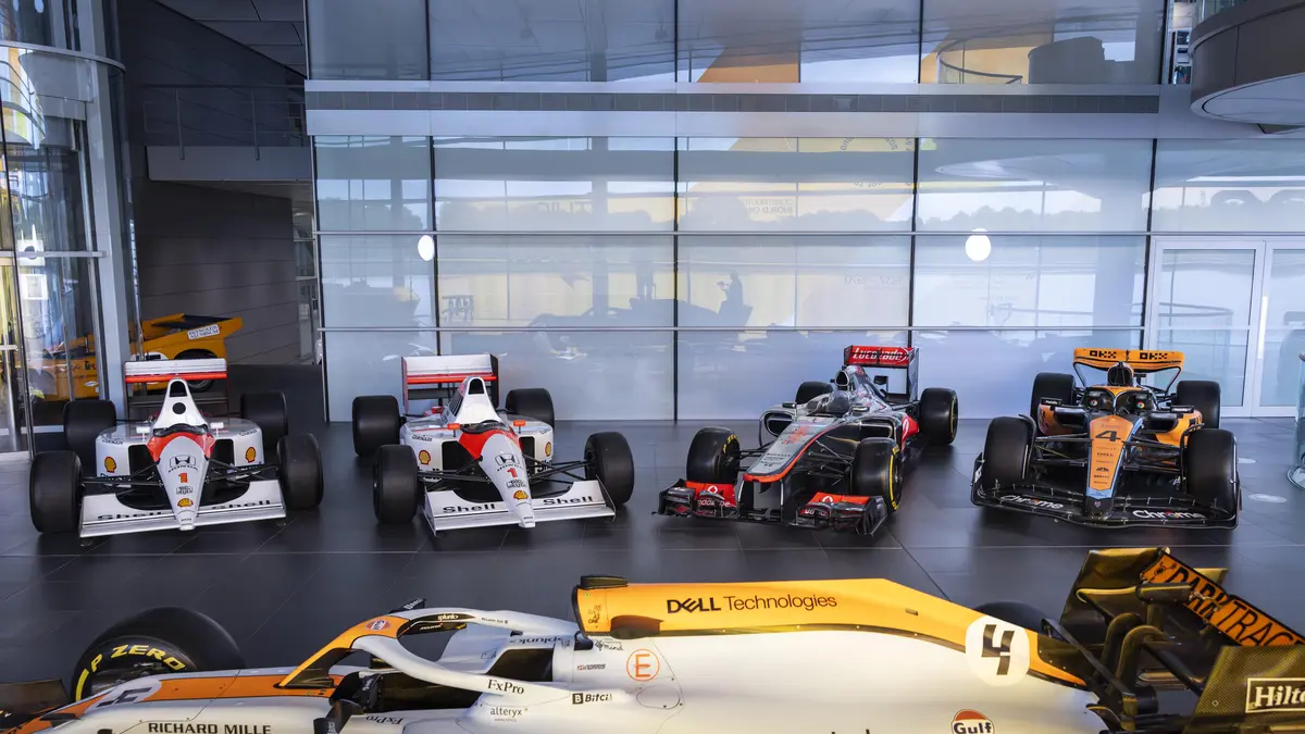 McLaren prodává kus historie. Do světa míří vozy F1 po Sennovi i Hamiltonovi