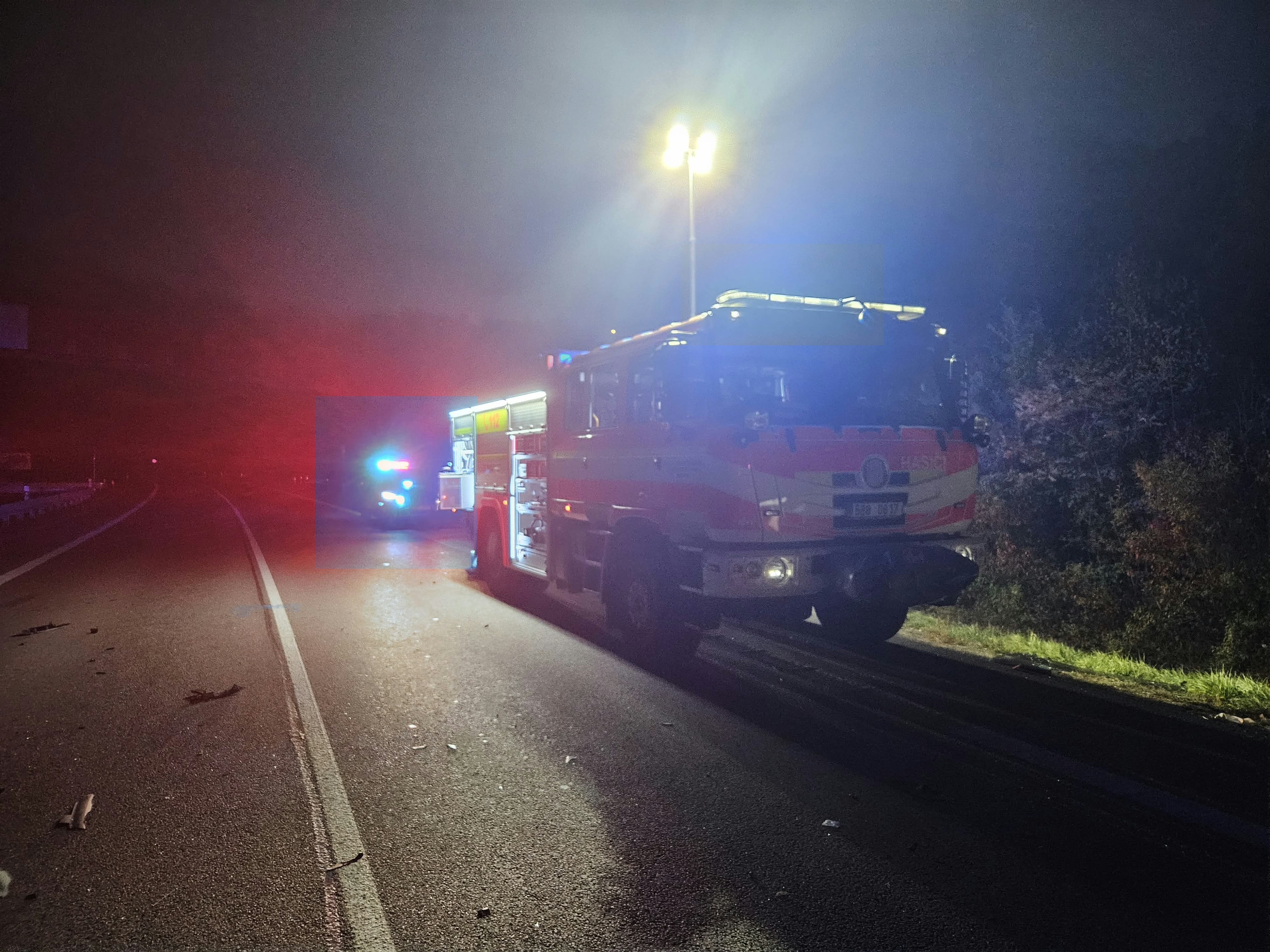Řidič dodávky vjel u Hodonína v protisměru přímo pod náklaďák. Na místě zemřel