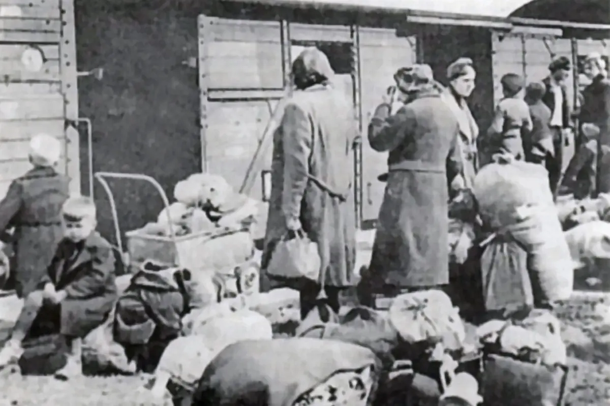 Před 80 lety odjel z Karlových Varů poslední transport s Němci