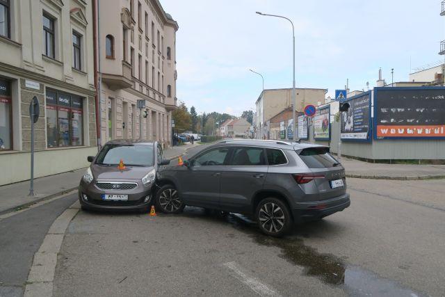 Řidič nadýchal po nehodě v Prostějově tři a půl promile. Už dopoledne