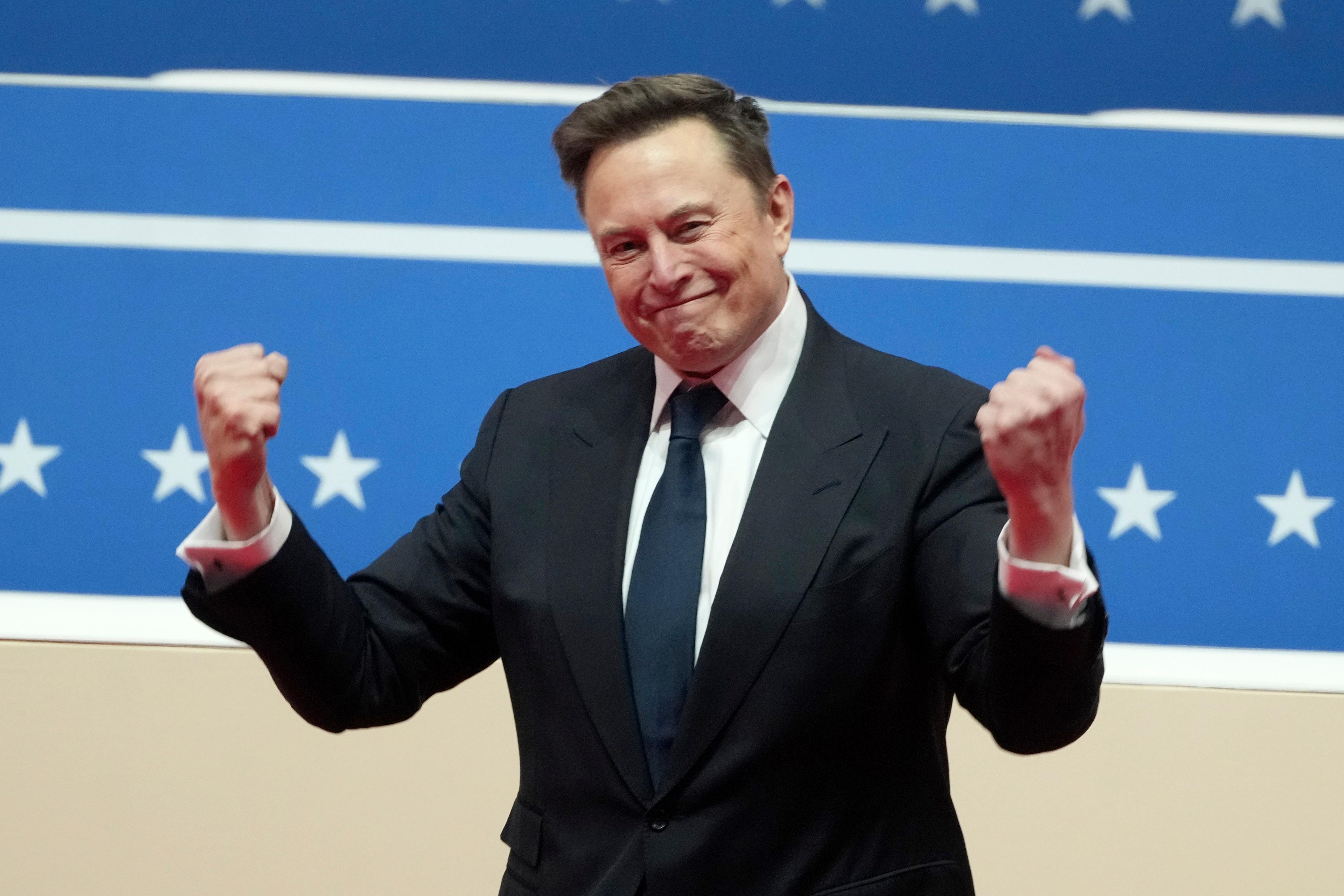 Musk překvapil: Po rekordním zisku SpaceX mluví o spojení s Teslou