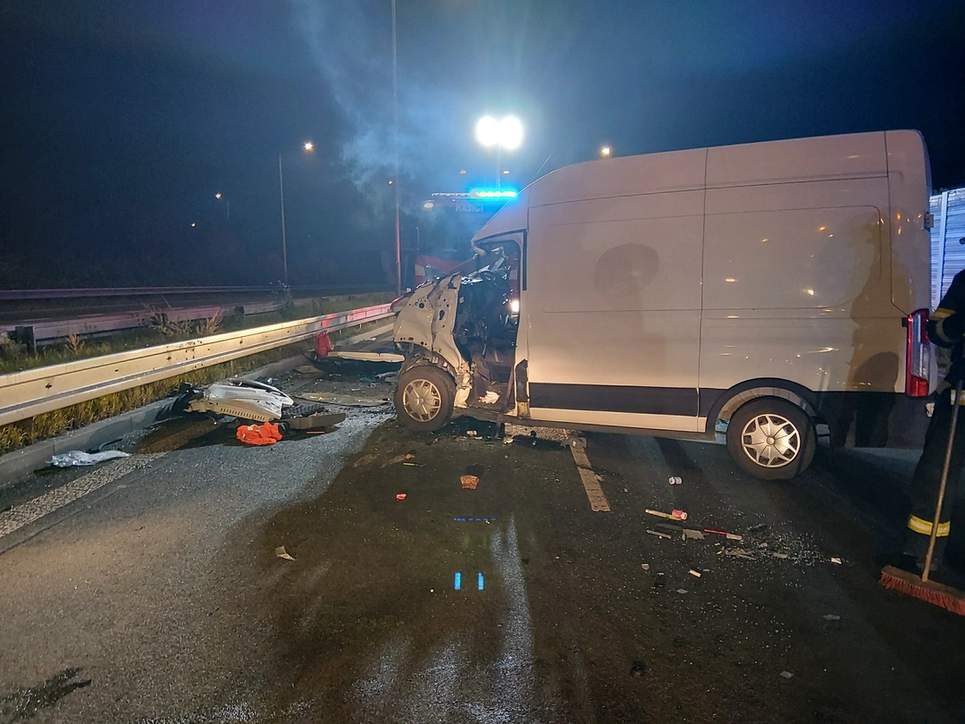 Vážná dopravní nehoda na Štěrboholské spojce v Praze: Policie hledá svědky