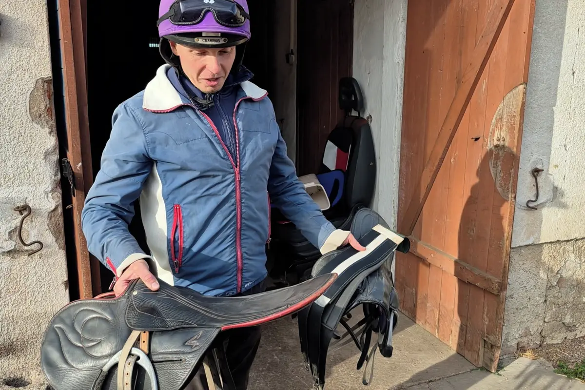 Sedlo do Velké pardubické si její trojnásobný vítěz vždy půjčoval