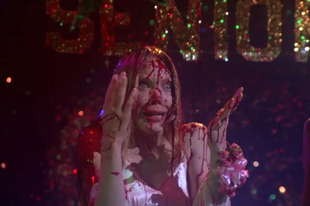 Hororová Týna: Menstruace, šikana a průlom Johna Travolty. Stephen King přitom svou klasiku málem zahodil