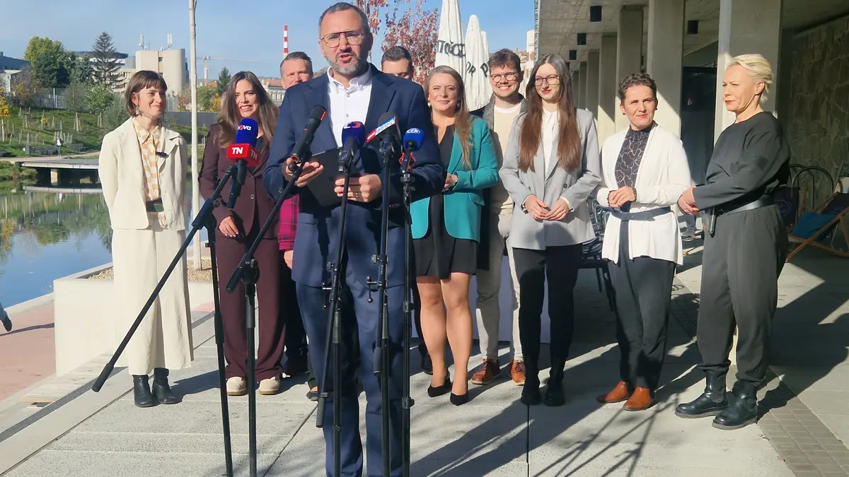 V Brně podepsali koaliční smlouvu. Hrušku doplní v radě tři muži a sedm žen