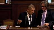 Babiš přivlekl Ševčíka k pultu, aby se omluvil za výkřiky o menopauze